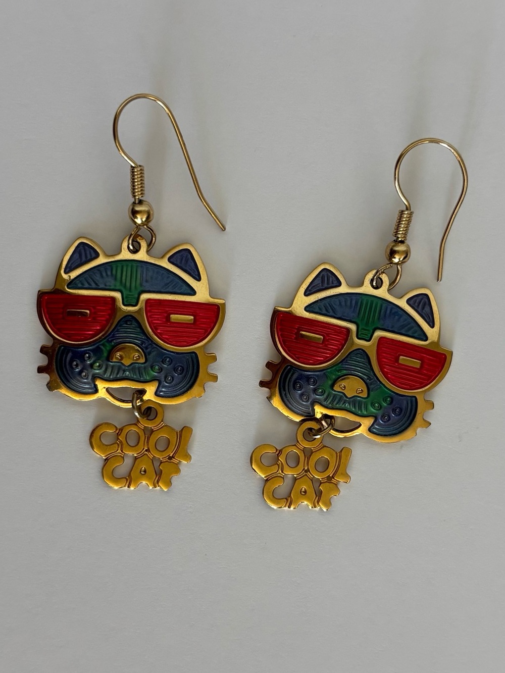 Vtg Edgar Berebi Cool Cat Gold Tone Multicolor Enamel Pierced Dangle Earrings